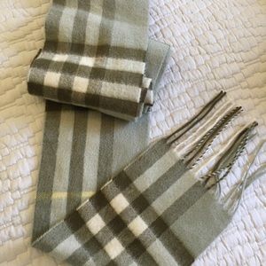 Burberry 100% cashmere scarf